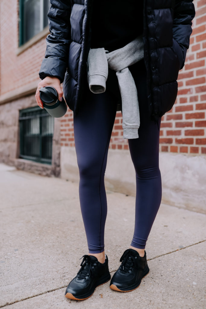 Everlane's Best-Selling Workout Leggings Are on Sale - PureWow